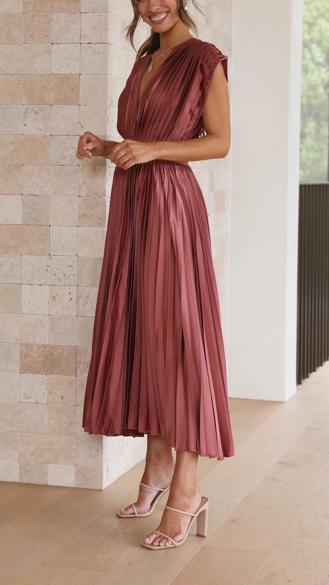 Alexis - Elegancka Sukienka Faltowana